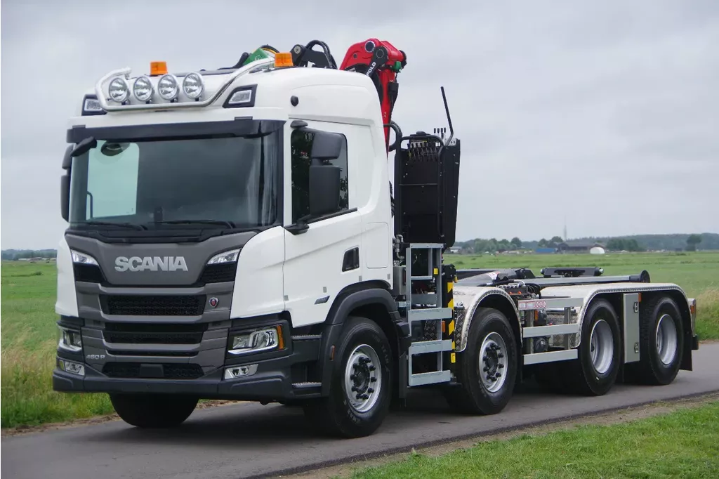 Scania P P460 8x4 WSG 43-ton met Palfinger Q200Z95TR epsilon kraan en 30-tons VDL haakarm
