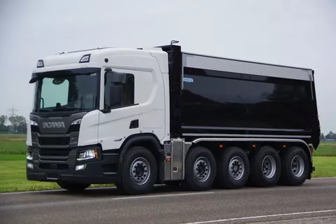 Scania 10x4 Quadro 46-ton met hefbare uitschakelbare 5de as en Gijsbertsen achterover kipper